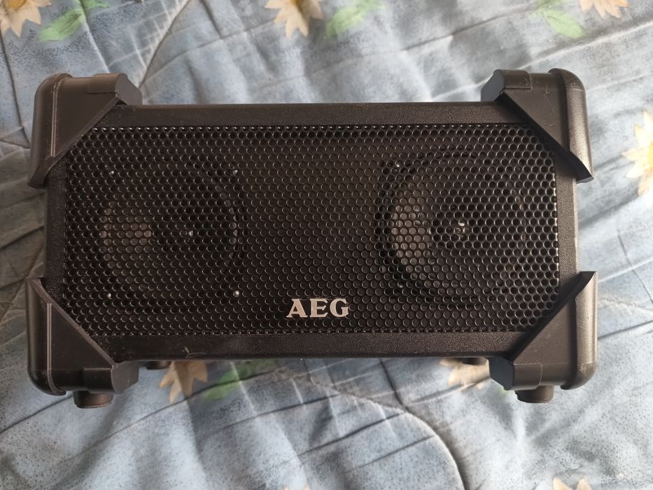 Продам магнитофон Филипс и  колонки креатив