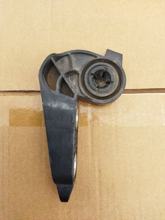 Кронштейн воздуховода жалюзи БМВ G 20