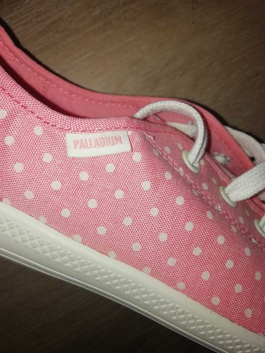 Tênis Palladium rosa às bolinhas brancas n37