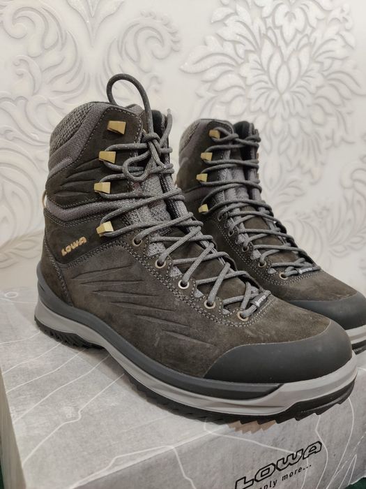 Buty trekkingowe górskie lowa vibram gore tex rozmiar 42