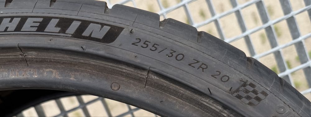 Opona 255/30/20 Michelin Pilot Sport 4S