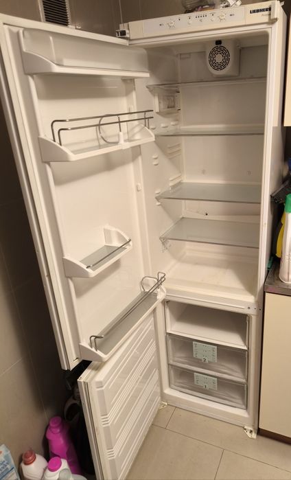 Lodówka do zabudowy Liebherr premium KIKv 3043 2 agregaty 177cm