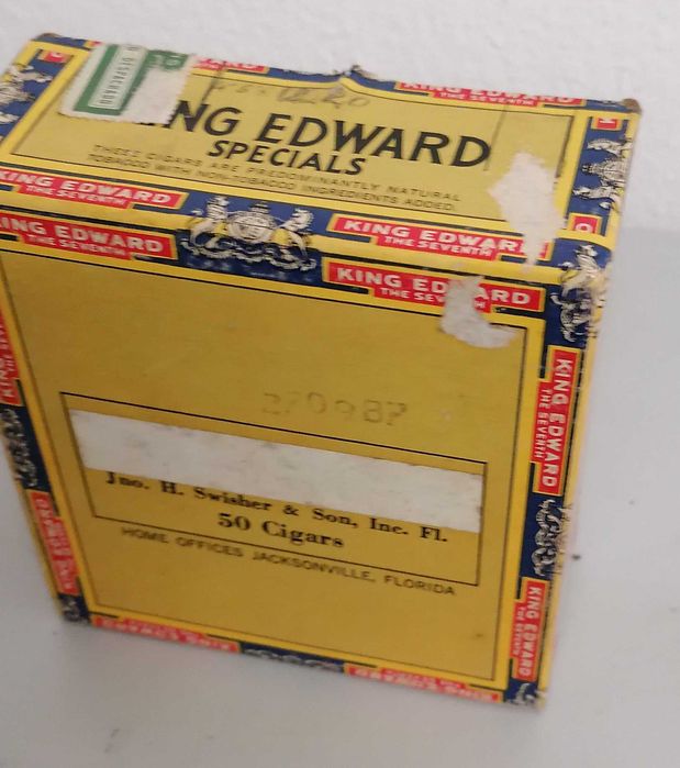 Cigarreira e caixa de cigarrilhas, cada  5€