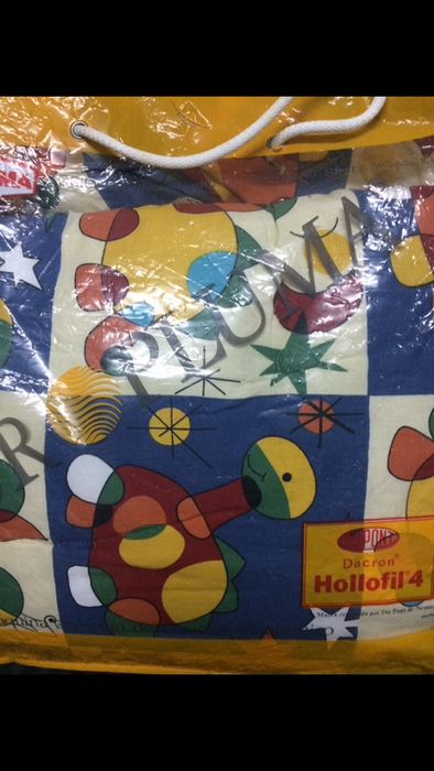 Três edredoes de cama de bebé