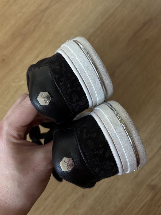 Buty sportowe tenisówki sneakersy DKNY Court 38