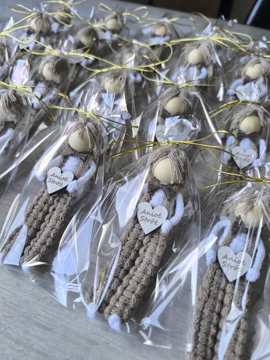 Aniołek z makramy podziękowanie dla gości na komunię chrzest