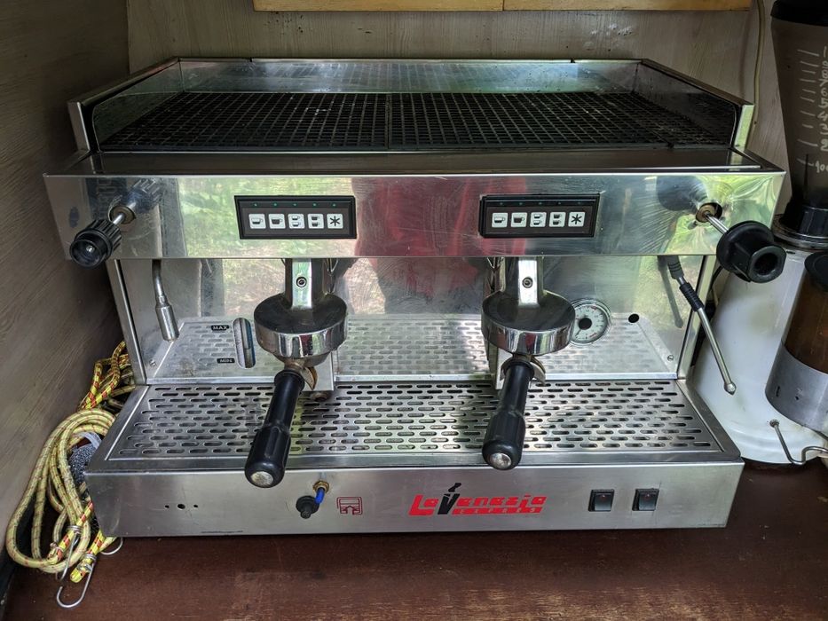 Кофемашина Lavenezia expres рожковая профессиональная