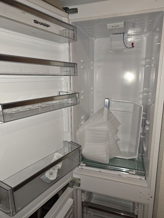 Холодильник Sharp