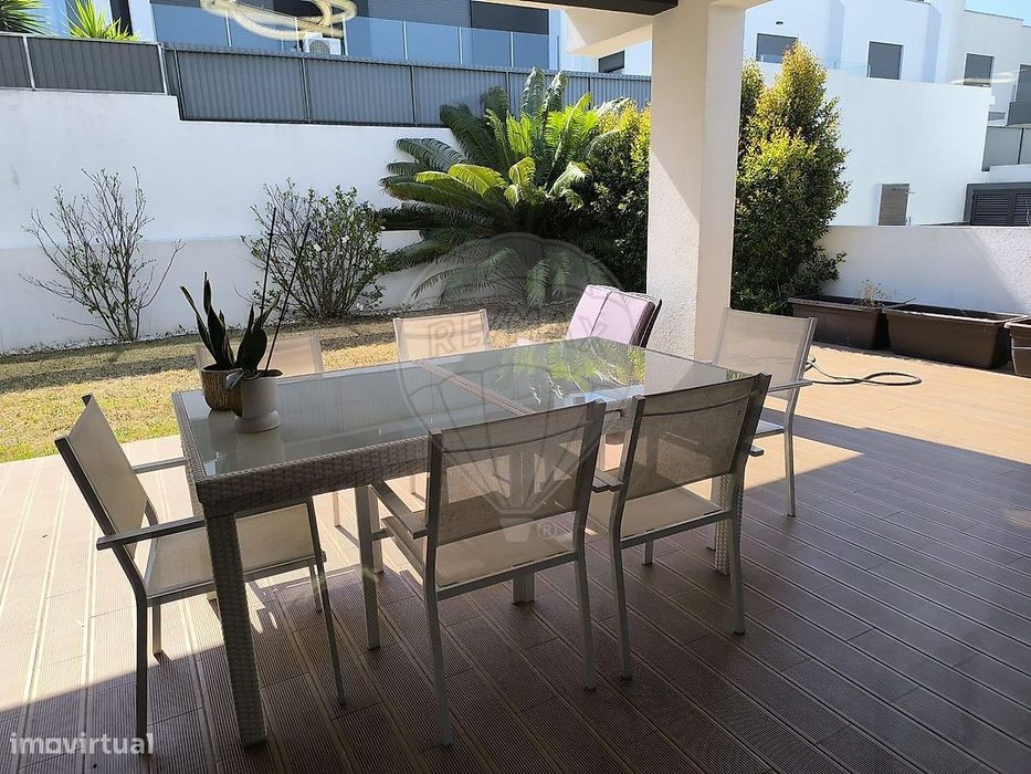 Moradia T4 para arrendamento