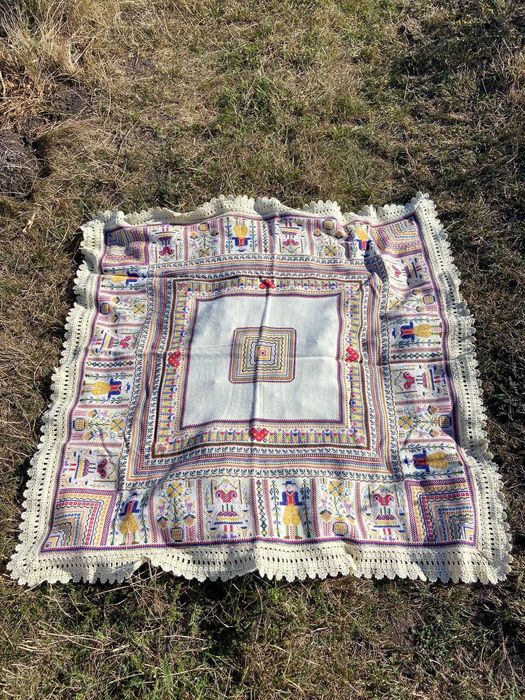 Унікальний вінтажний килим ручної роботи|Вишивка+ мереживо|136х139 см