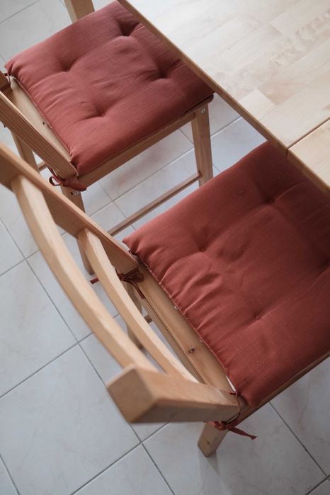 Conjunto Mesa Madeira extensivel 2,10m x 0,90m e 4 cadeiras