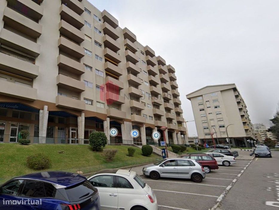 Apartamento T4 para arrendar.