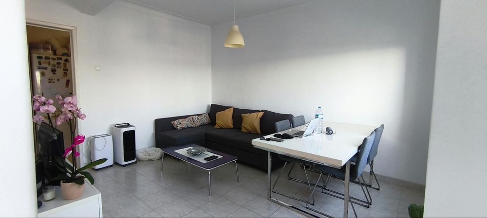 T1+1 com terraço e vista rio na Ajuda