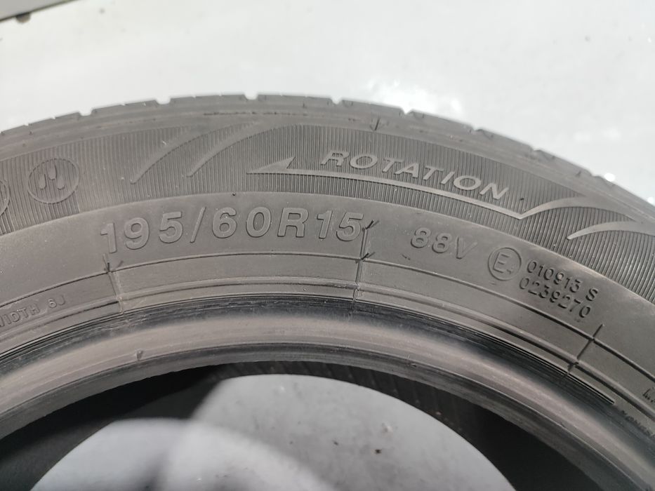 2 pneus semi novos 195-60R15 Rotala - Oferta dos portes