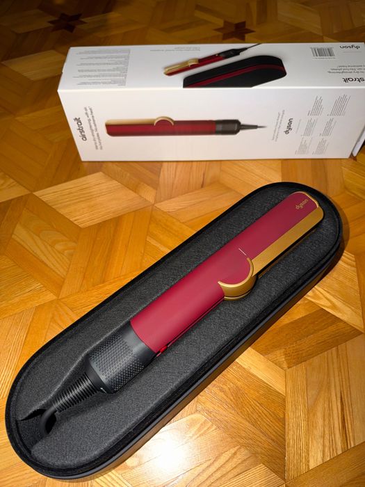 Dyson Airstrait Red Velvet