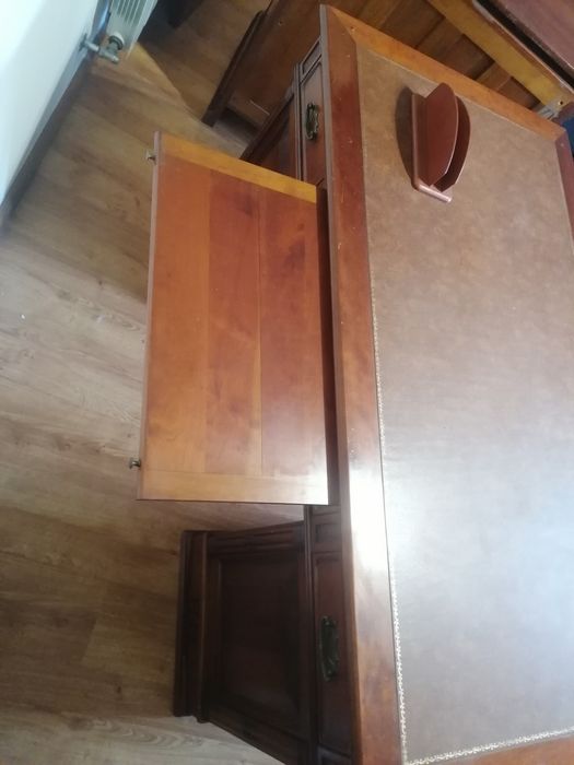 Secretária Brazão com duas frentes