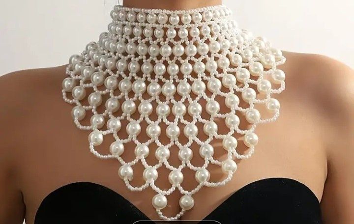 Гарні кольє зроблені з любов'ю