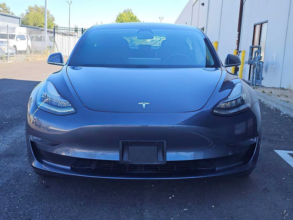 Tesla Model 3 Long Range      2019