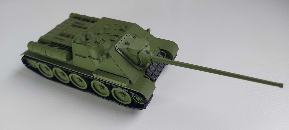 Model czołgu SU-100