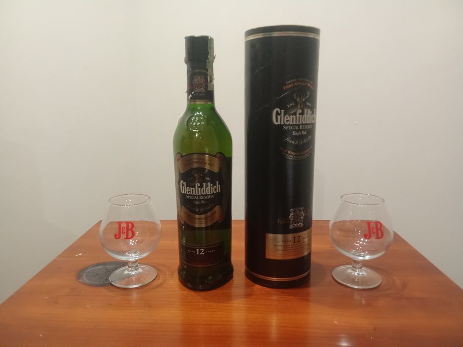 Copas  de  degustação J&B   Garrafa de Glenfiddich Special Reserve (12 Anos):