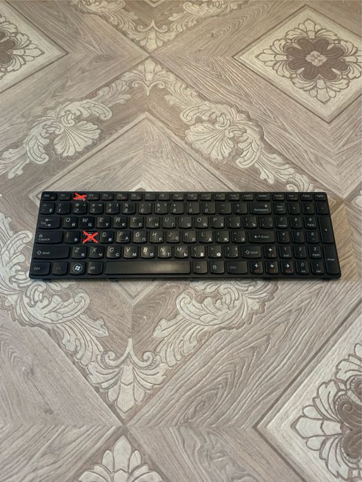 Неробочі клавіатури до ноутбуків Lenovo та Samsung по клавішно