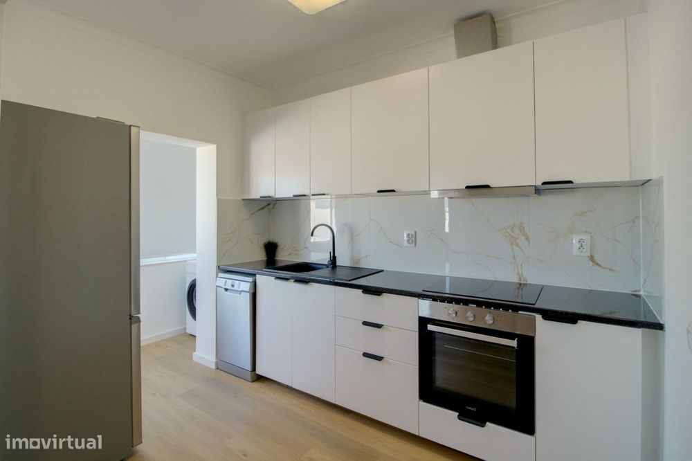 Apartamento T3 Totalmente Renovado, mobilado e com Vista Mar em Olhão