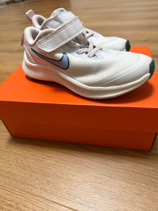 Кросівки Nike на дівчинку 31 розмір