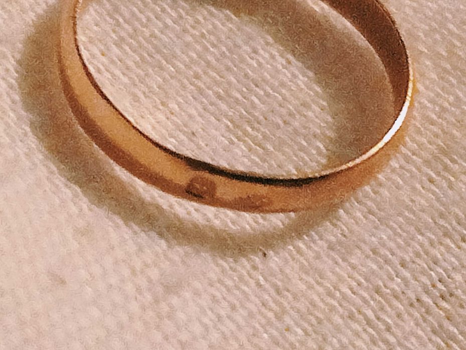 Anel pequeno aproximadamente 1 cm antiga marca portuguesa