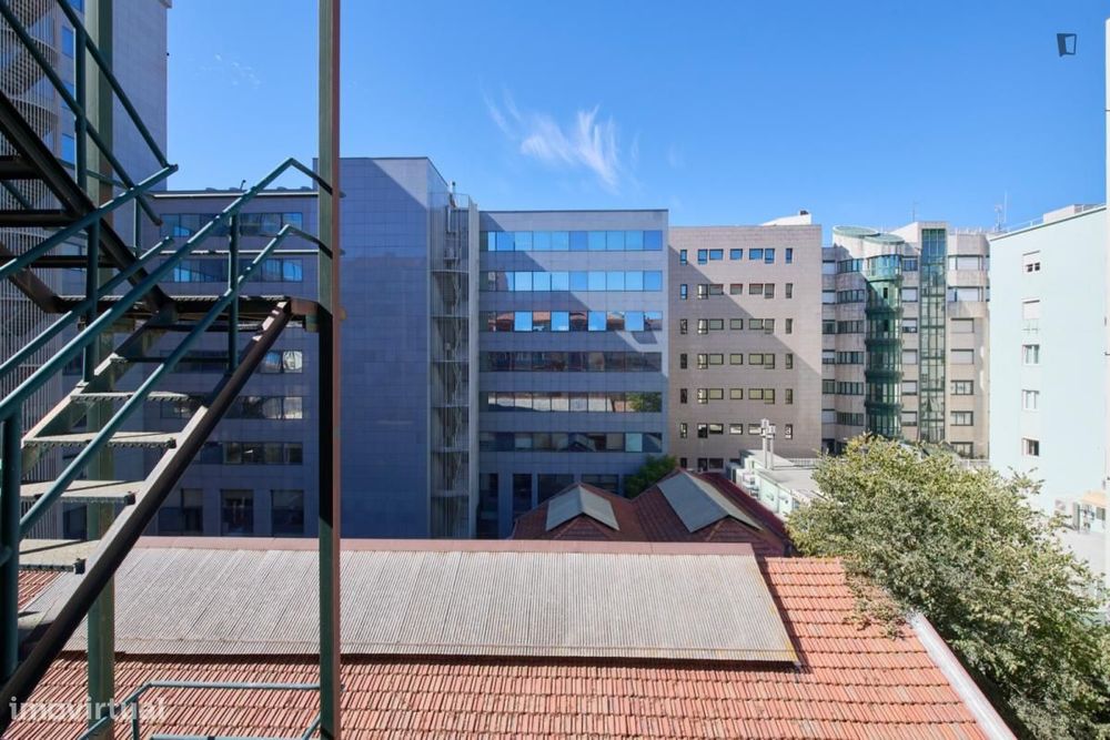 Quarto - localizado em Entrecampos Lisbon