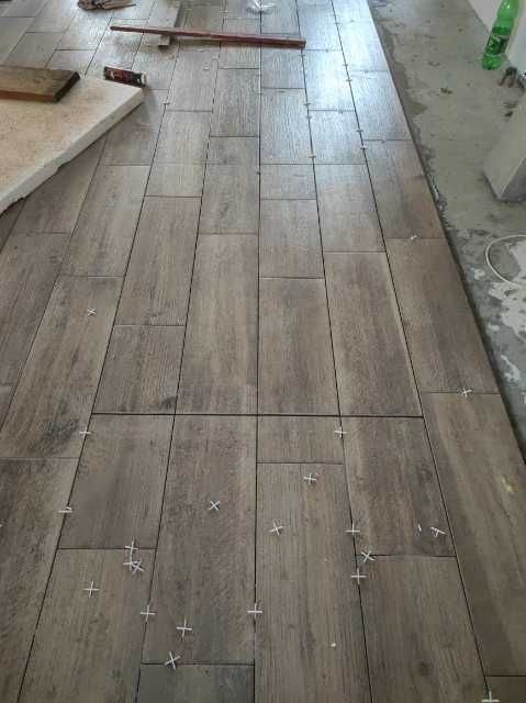 Właz do piwnicy z siłownikami PRODUCENT