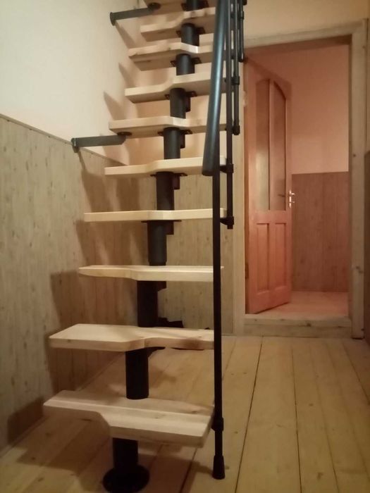 Модульні  Сходи в будинок