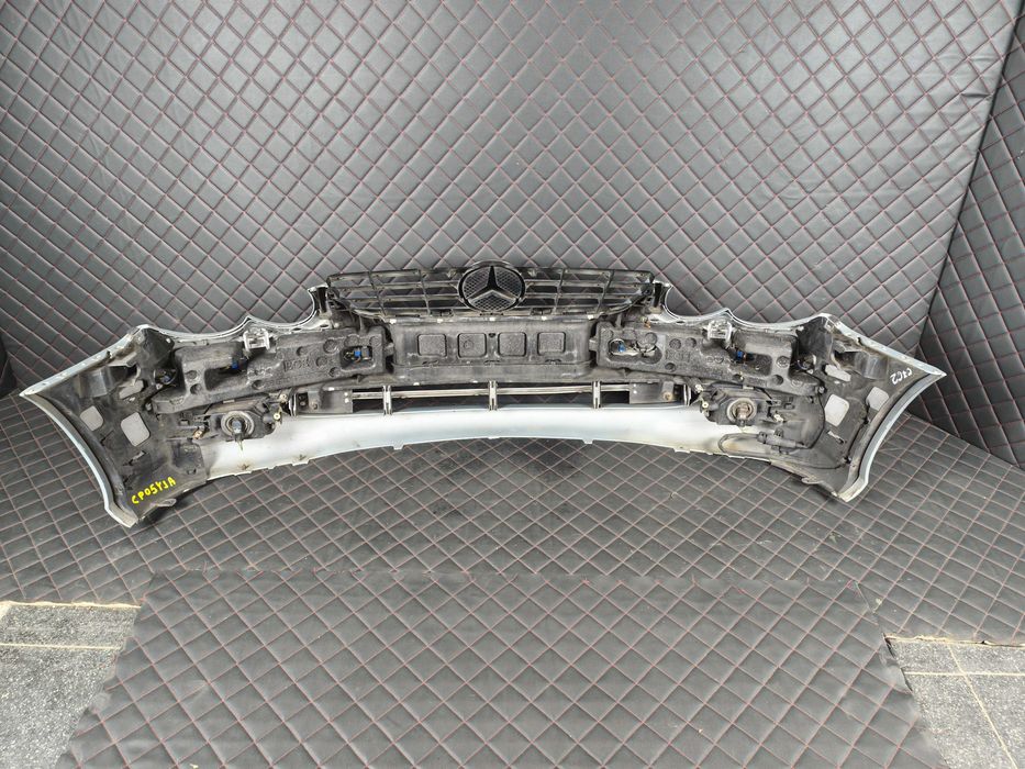 MERCEDES CLK A209. C209. 02-05 Zderzak Przedni Przód PDC Lakier C762