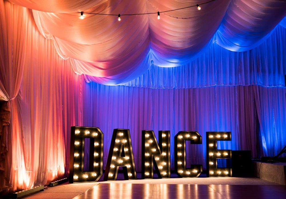 Napis Dance Miłość na wesele