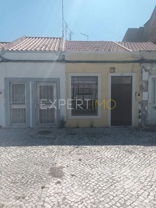 Loja na Av. Portela com Projeto de Mudança de Afetação para...