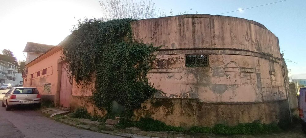 Investimento, Rotunda da A4 em S. Mamede Infesta - Armazém + Habitação