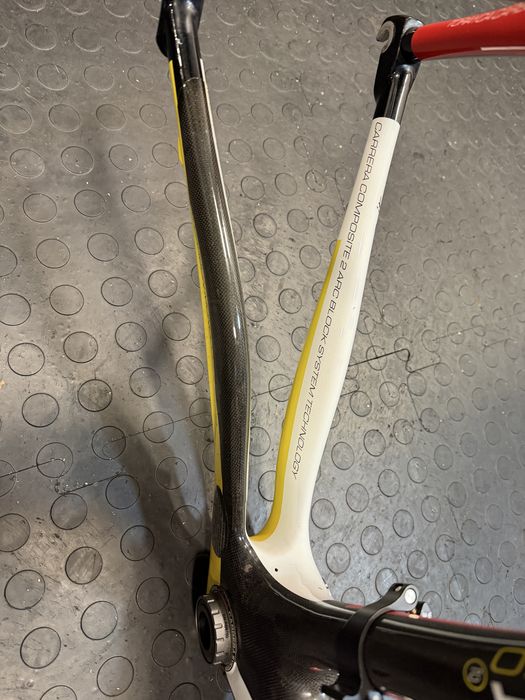 Bicicleta - Quadro de bicicleta de estrada - Carbono