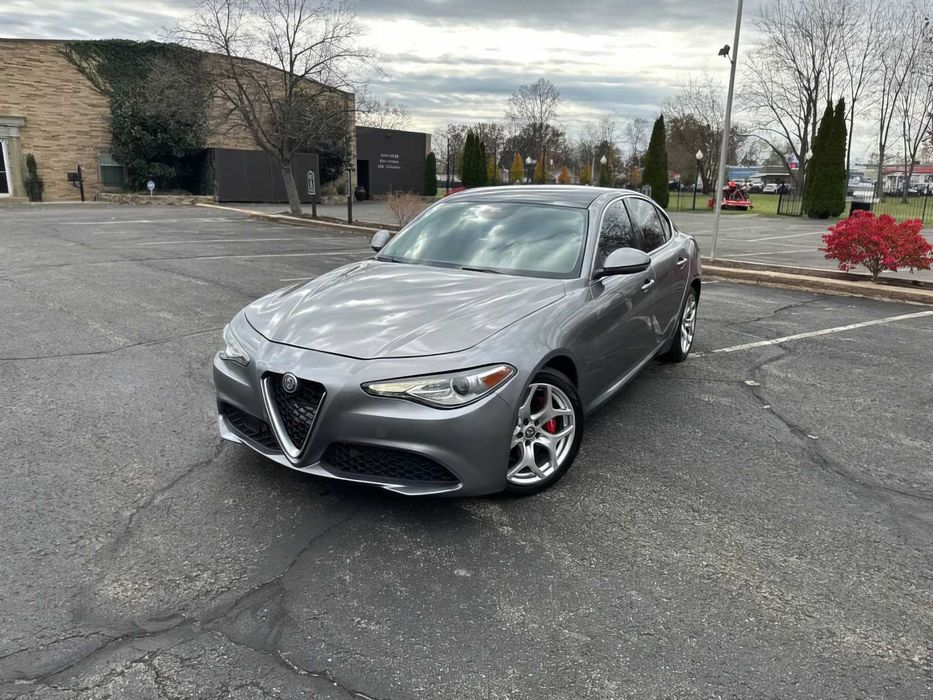 Alfa Romeo Giulia      2018