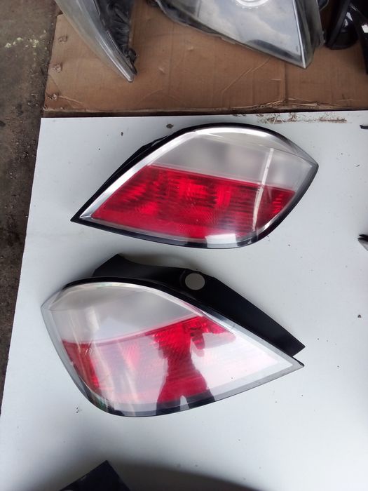 Lampa tylna lewa prawa opel astra H