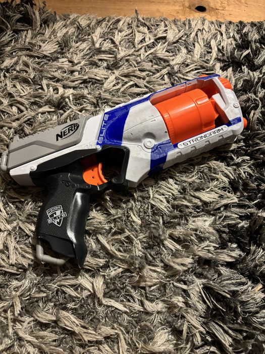 Zestaw pistoletow nerf + strzalki