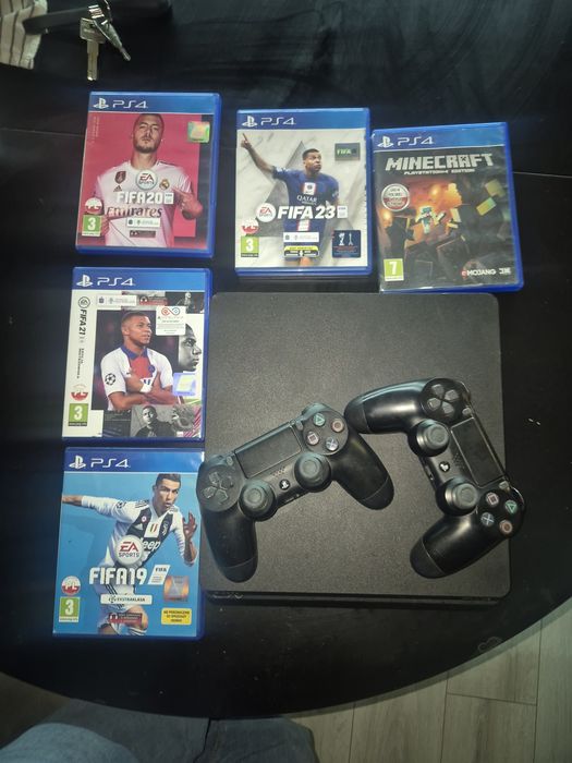 PlayStation 4 slim + 1 pad+ gry !!