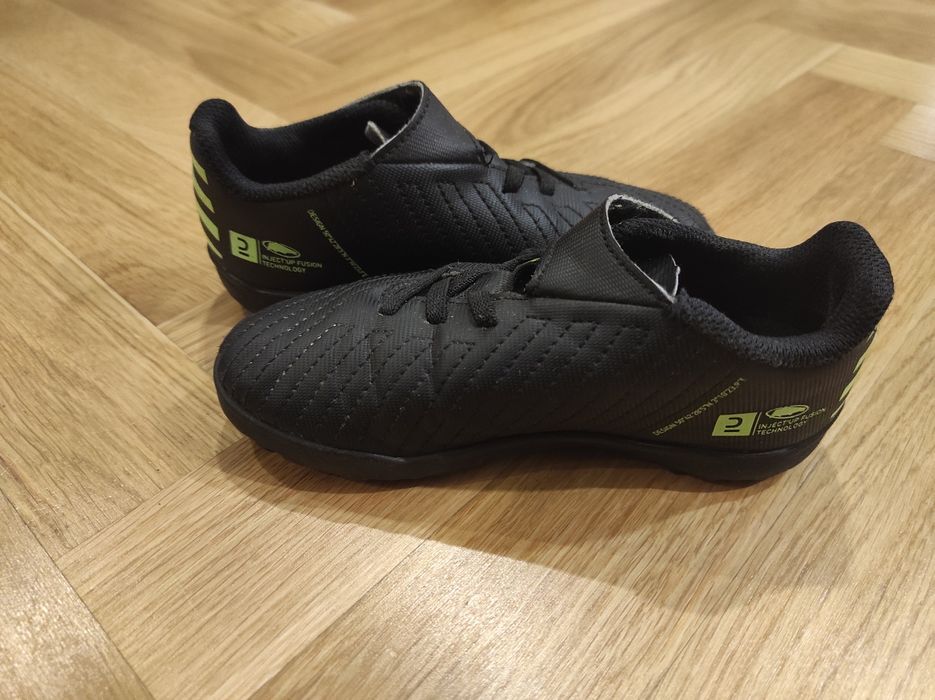 Buty do piłki nożnej, korki Decathlon r. 28