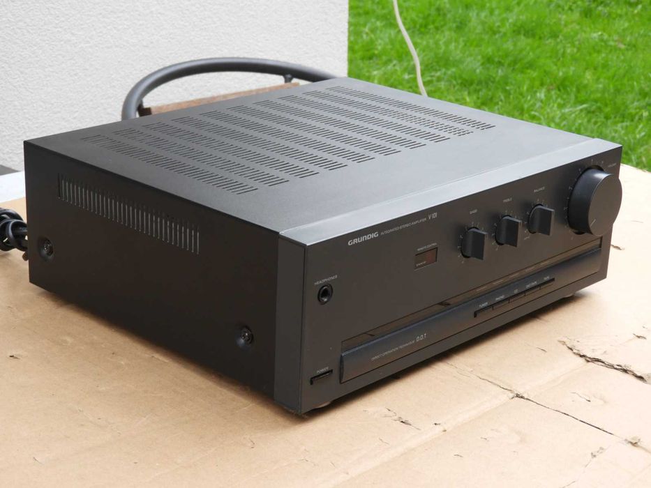 Wzmacniacz Grundig V 101 +  taśmy część średniej wieży 36 cm