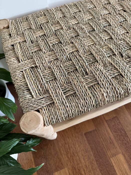 Banco de madeira maciça trançada, artesanato marroquino