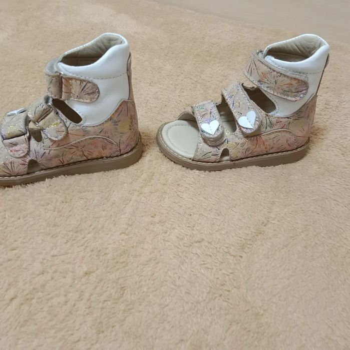 Ортопедичні босоніжки