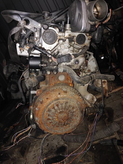 Двигун мотор Renault Scenic Megane Laguna 1.6v16 1.8v16 1.4v16 2.0v16