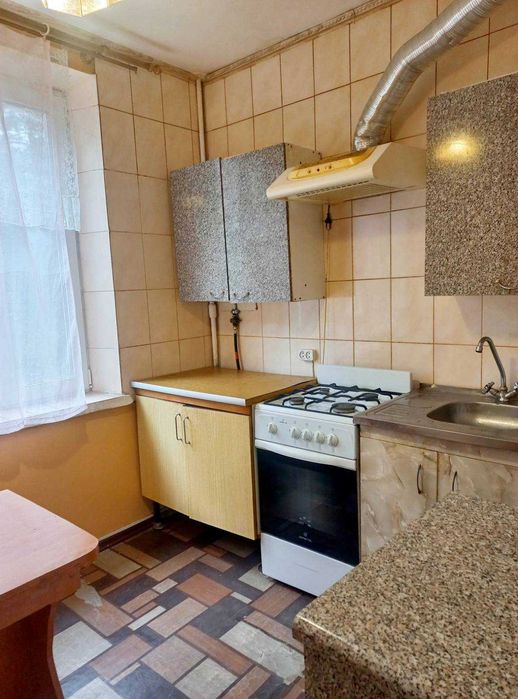 СДАМ 1 К. КВАРТИРУ м. Героев труда