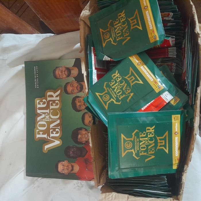 Caderneta de cromos autocolantes