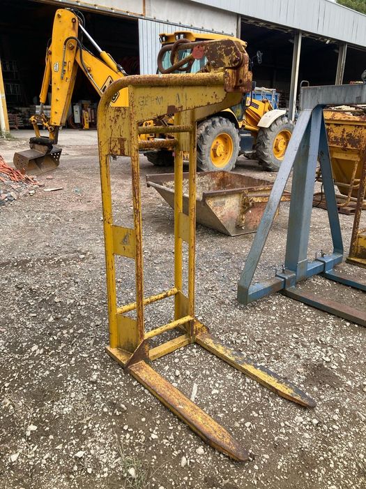 Porta paletes autonivelantes para grua