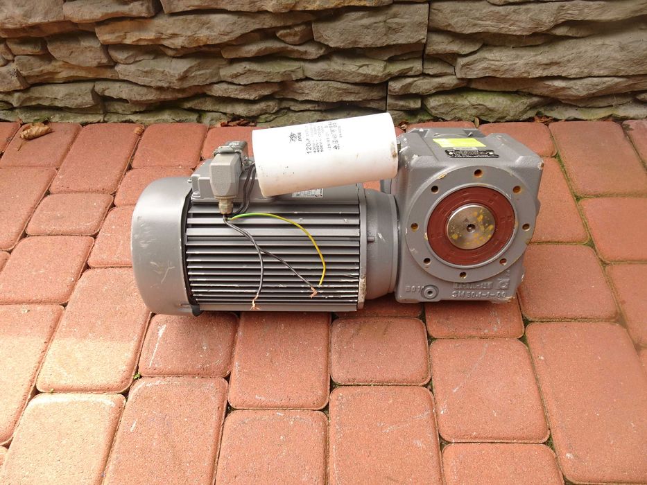 motoreduktor przekładnia kątowa 2,2kw 400 obrotów 1 fazowy 230v
