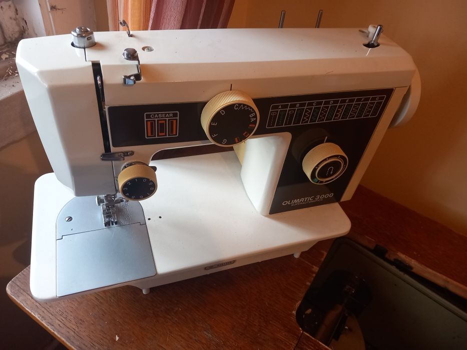 Maquina costura olimatic 3000